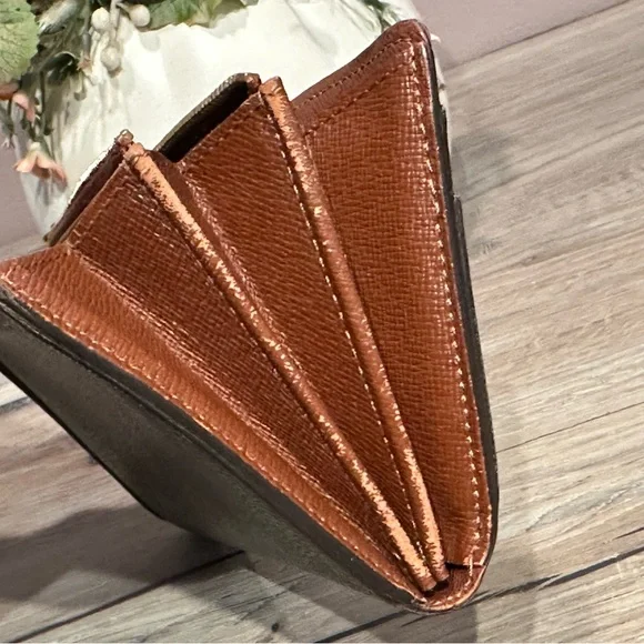 Louis Vuitton Monogram Sarah Wallet - Picture 9 of 12
